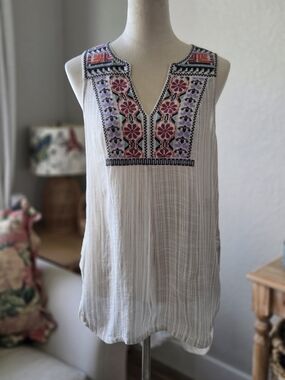 Embroidered V-Neck Sleeveless Top - White with Pink & Purple Accents